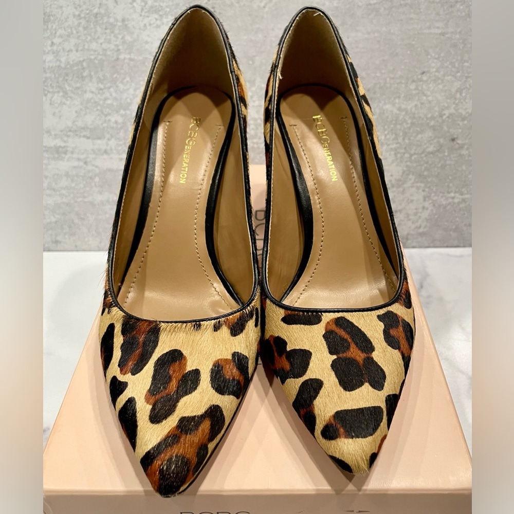 BCBGeneration Leopard pumps